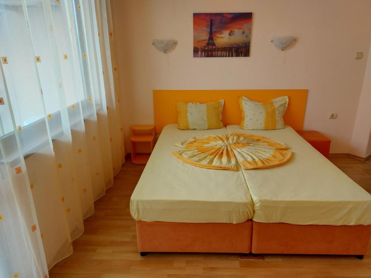 Primorski Briz Guest House พรีมอร์สโก ภายนอก รูปภาพ